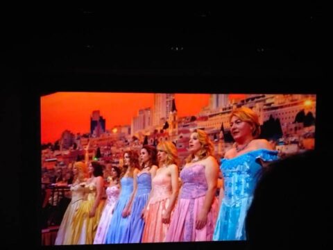 GWIAZDKA  Z  MAESTRO  ANDRE  RIEU .