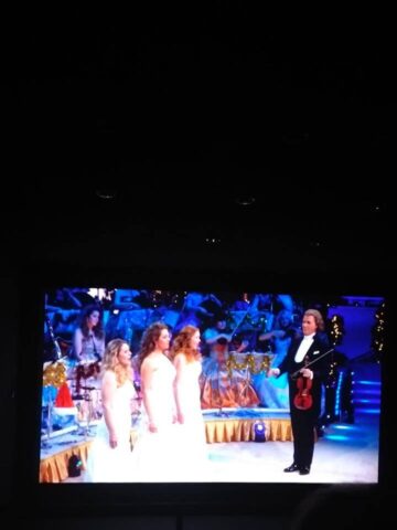GWIAZDKA  Z  MAESTRO  ANDRE  RIEU .