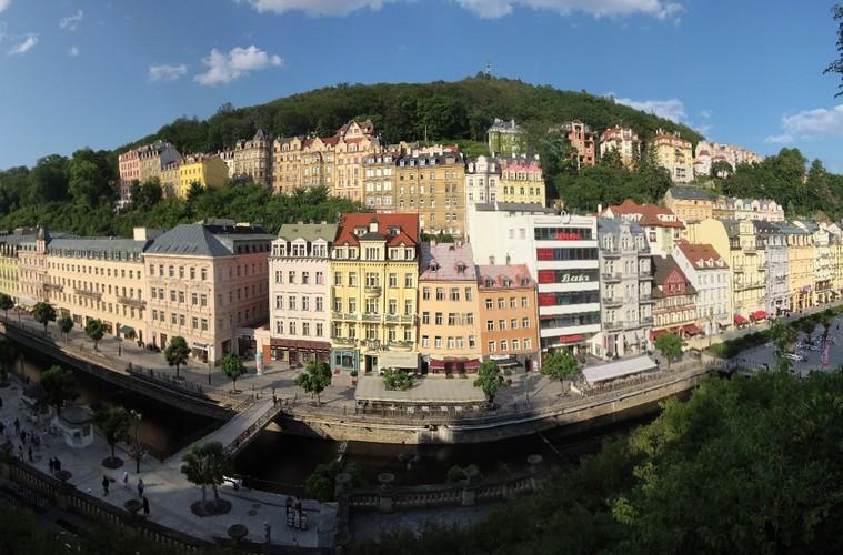 WYCIECZKA  DO  CZECH