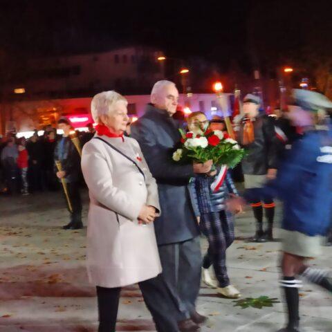 RADOSNE   ŚWIĘTOWANIE ...